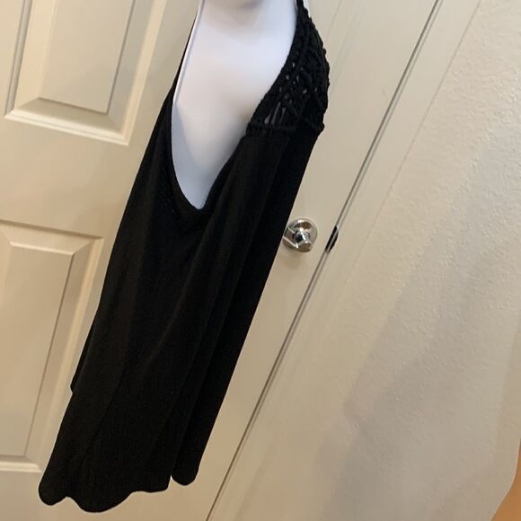 Torrid Size 3  Black Sleeveless Crotchet Front Tank Top Button Keyhole Back Used - Picture 4 of 9